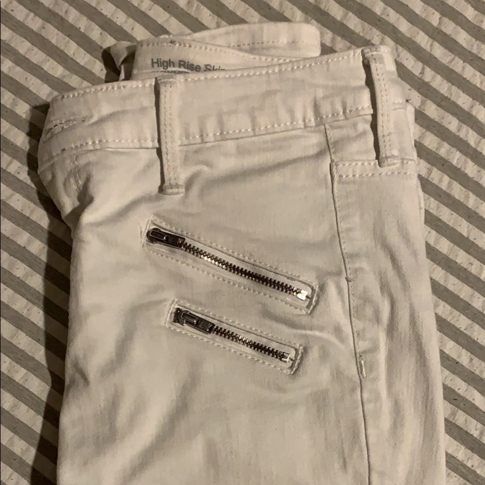 Mossimo 2/26R High Wasted White Jeans